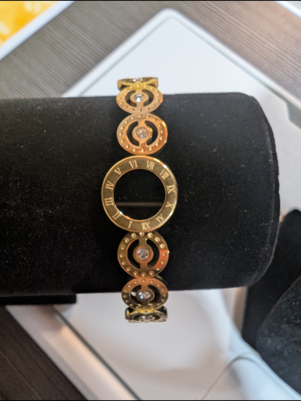 Gold Tone Roman Numeral Circle Link Bracelet